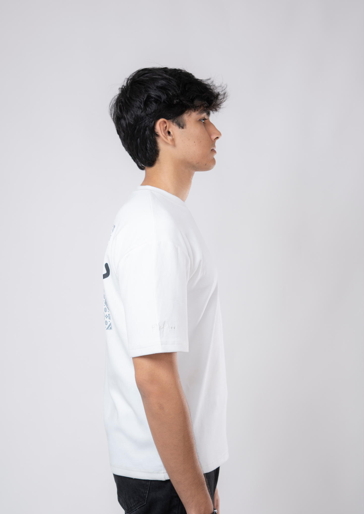Riwayat Oversized Tee – Noor